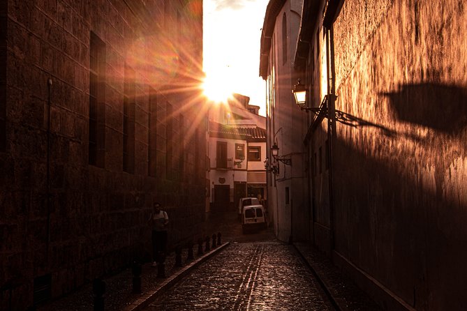 Sunset Walking Tour in Albaicín & Sacromonte - Group size, guides, and why $18.14 feels fair