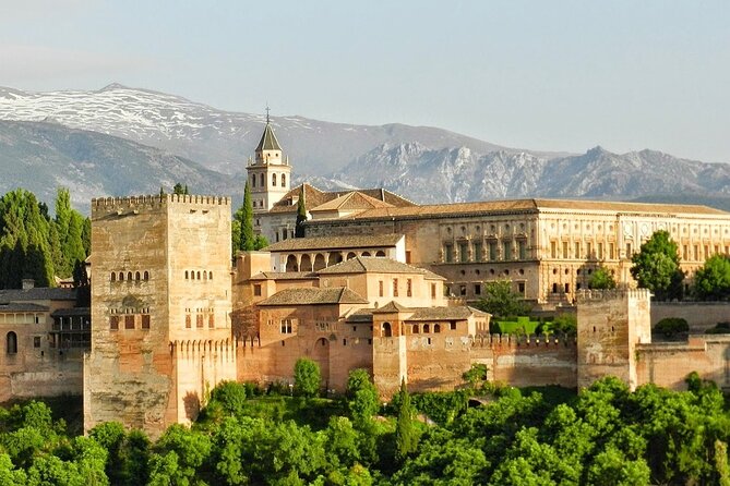 Walking tour in Alhambra, Nasrid Palaces and Generalife - Generalife gardens: your first taste of Nasrid summer life