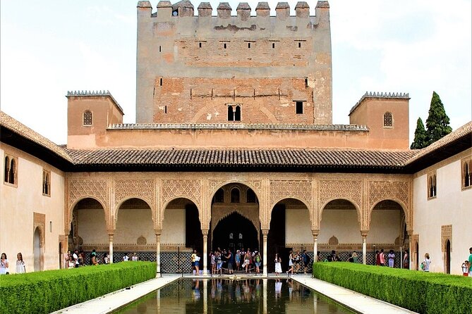 Walking tour in Alhambra, Nasrid Palaces and Generalife - Alhambra grounds: stepping into the fortress-city mood