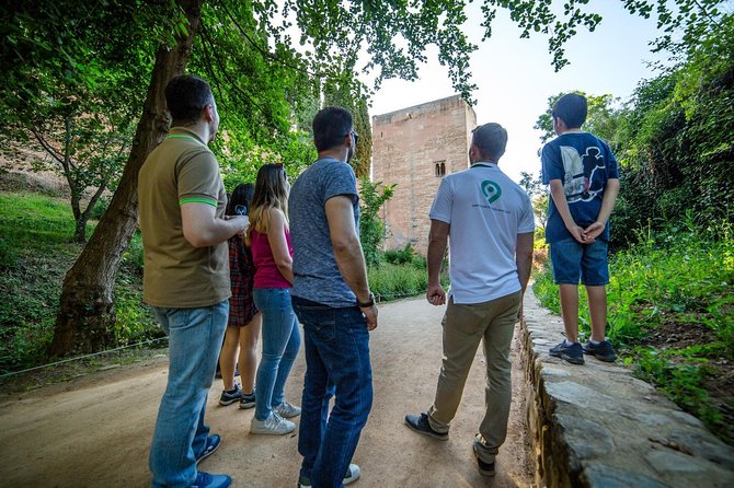 Water paths. Private adventure and history tour - Private 3-hour walk from 6:00 pm, and what to expect on your feet