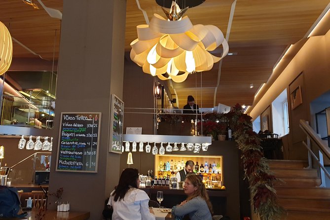 Wine Tasting in Granada - Granada Wine Contrasts and North Spain Whites, in Plain Terms